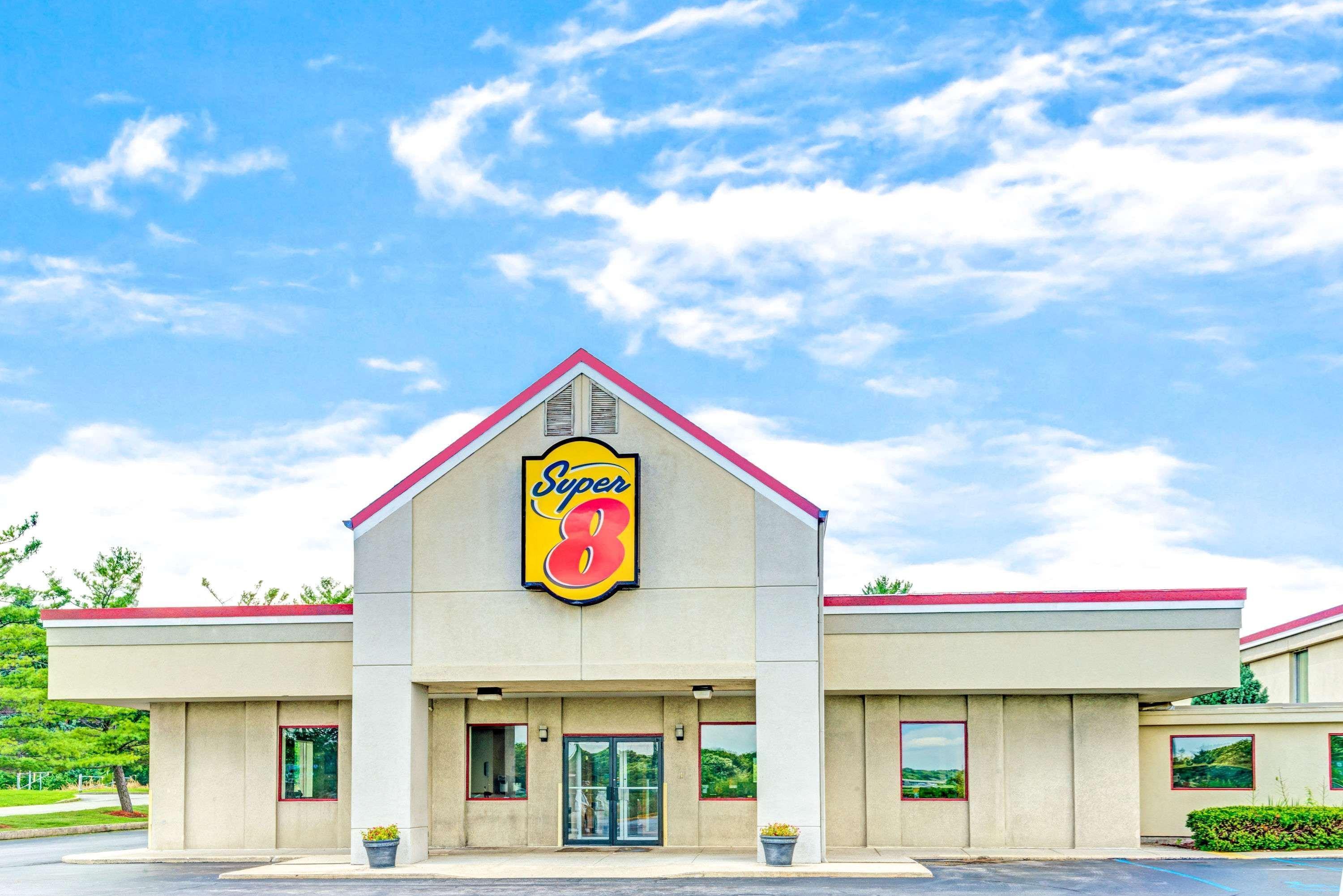 Super 8 By Wyndham Indianapolis South Motel Екстериор снимка