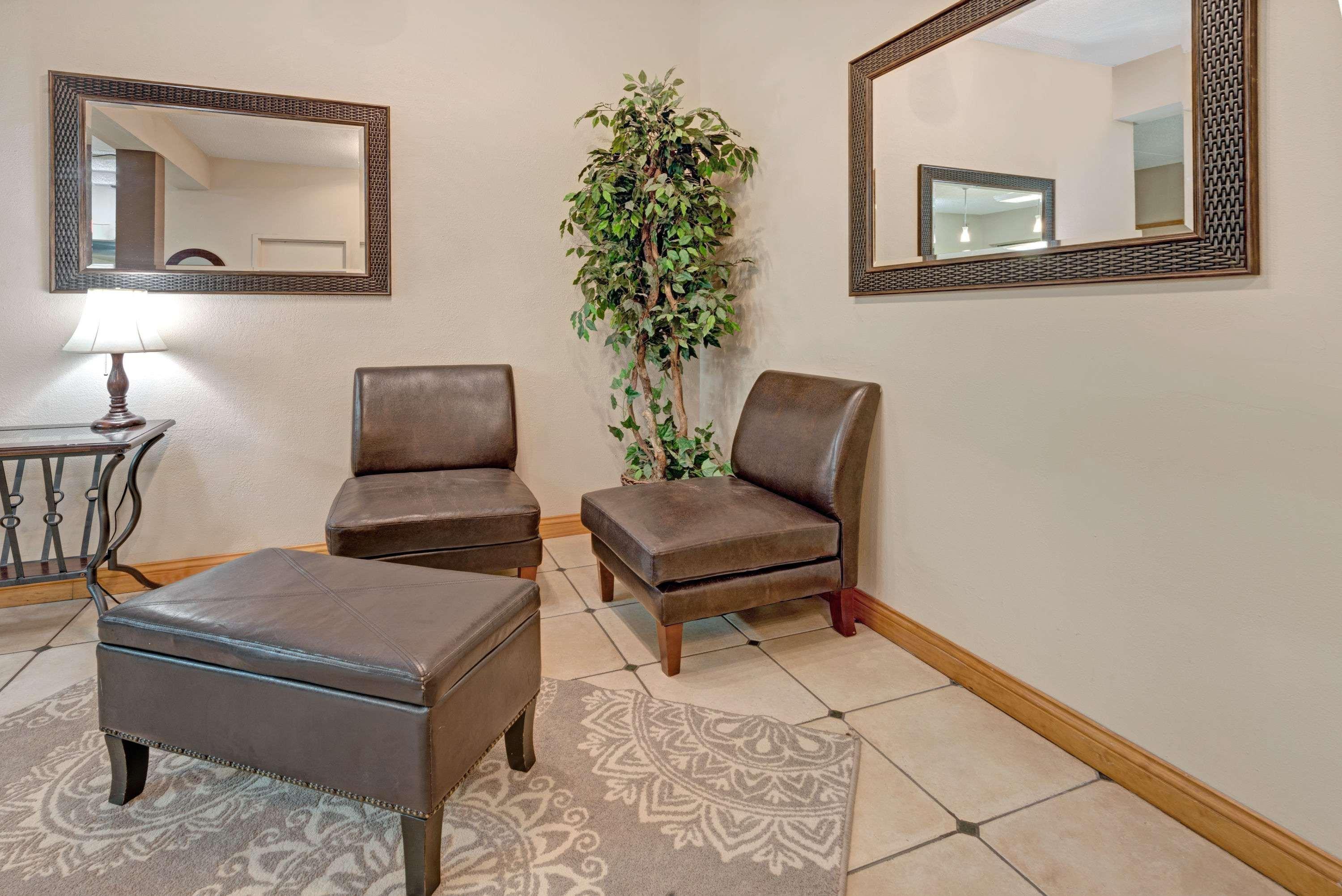 Super 8 By Wyndham Indianapolis South Motel Екстериор снимка