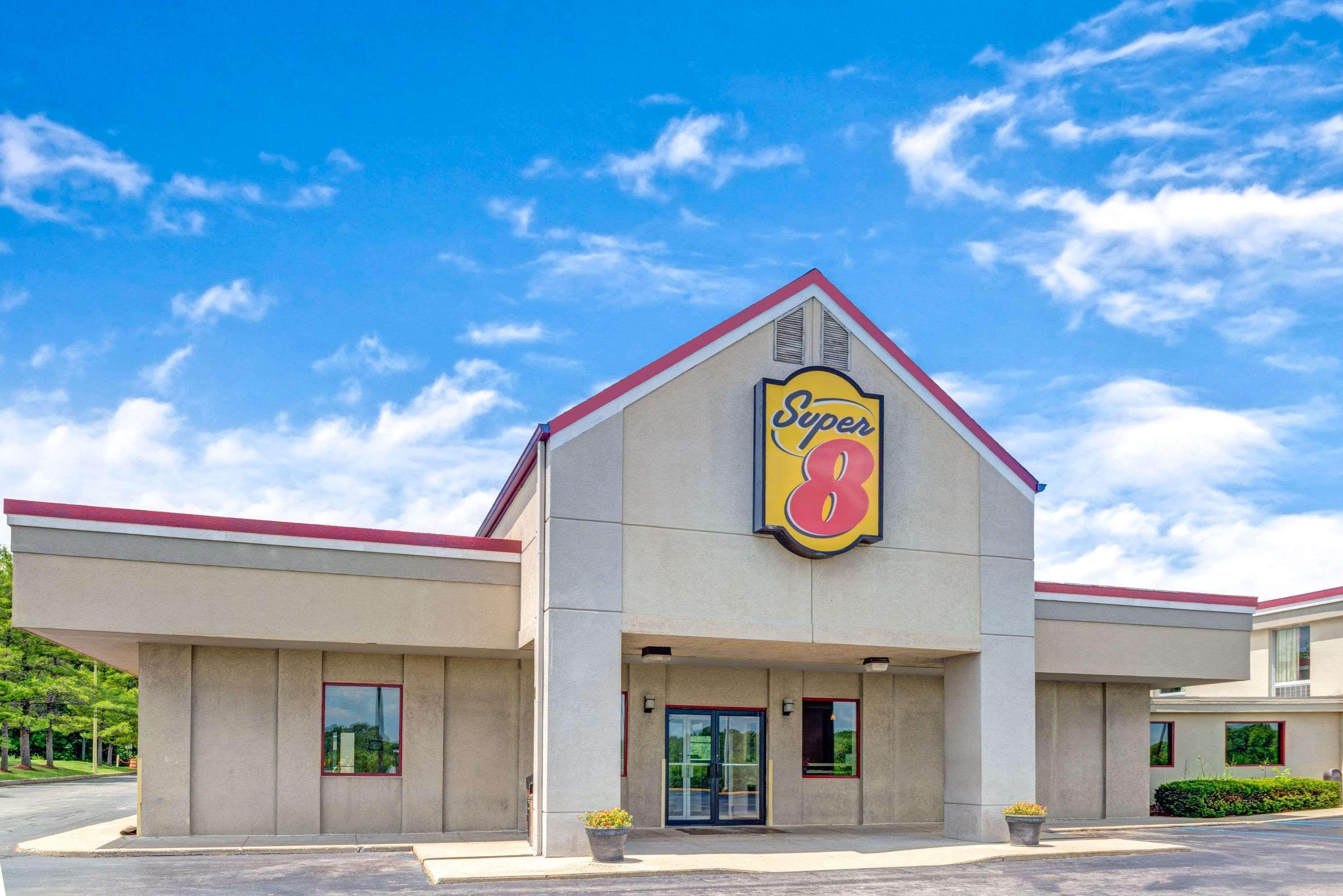 Super 8 By Wyndham Indianapolis South Motel Екстериор снимка