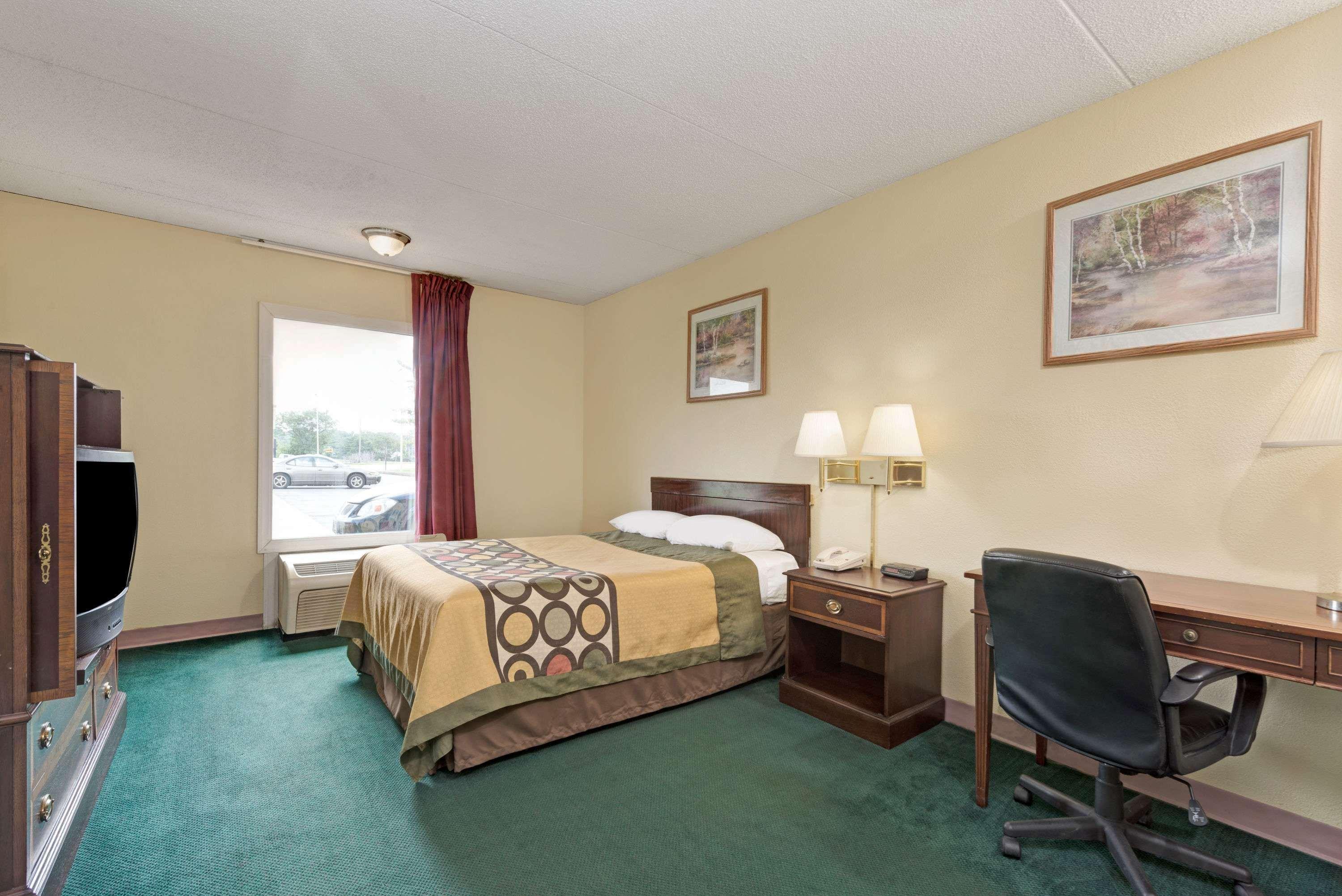 Super 8 By Wyndham Indianapolis South Motel Екстериор снимка