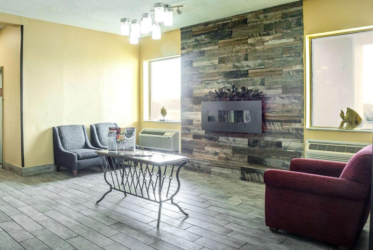 Super 8 By Wyndham Indianapolis South Motel Екстериор снимка