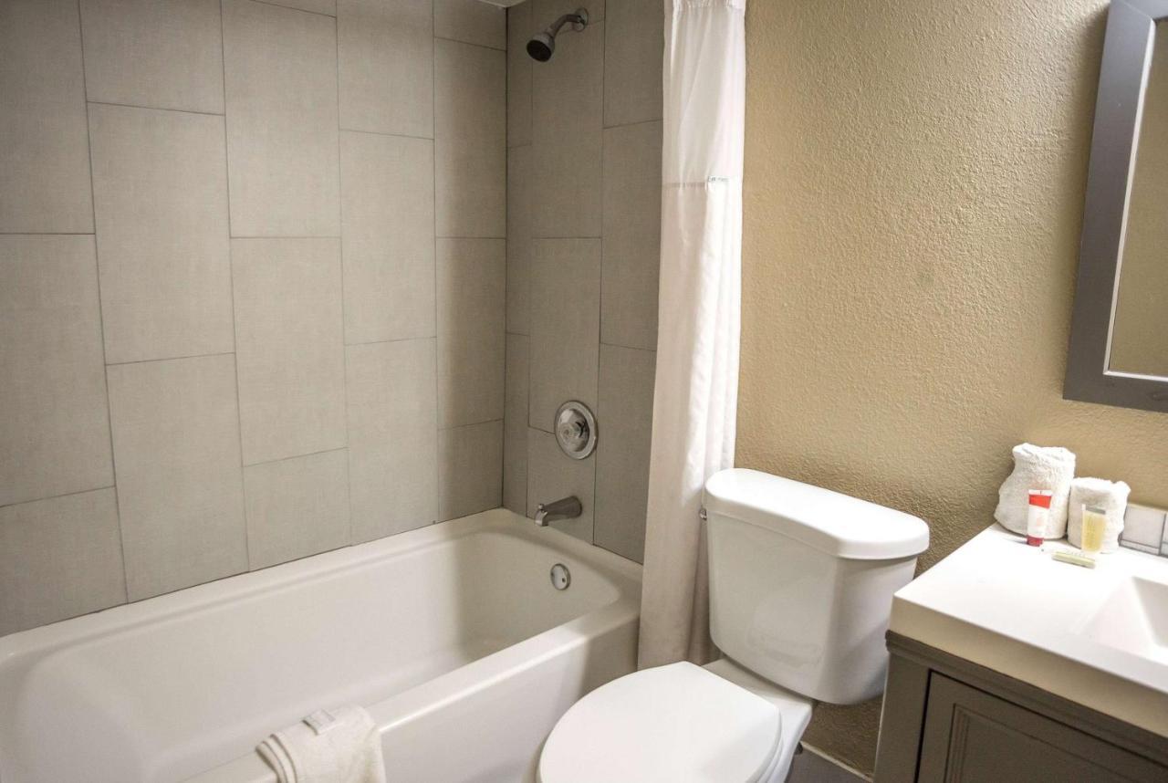 Super 8 By Wyndham Indianapolis South Motel Екстериор снимка